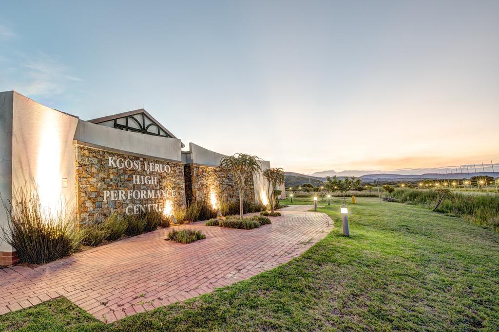 Royal Marang Hotel Phokeng Exterior foto Kgosi Letsie III High Performance Centre